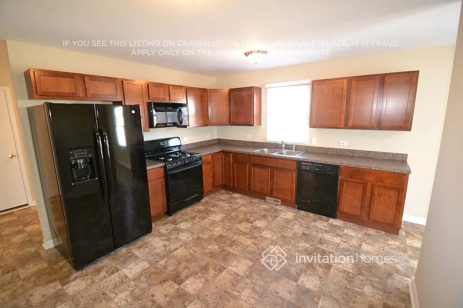 610 Meadow Ave Woodstock, IL 60098 — Photo 4