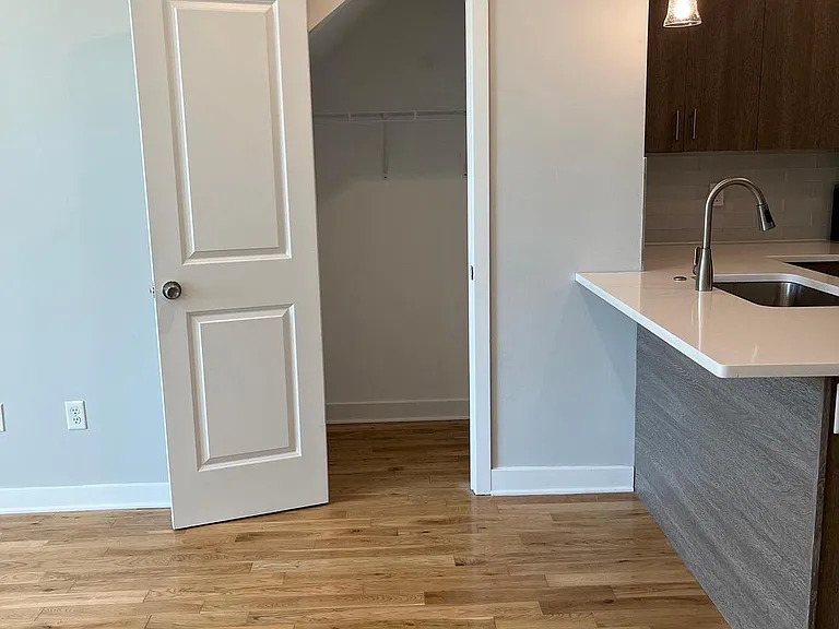2039 N College Ave #A — Photo 14