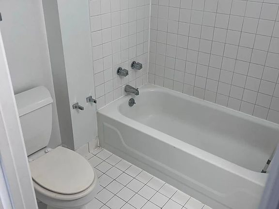 5th image of 932-934 Russell Blvd