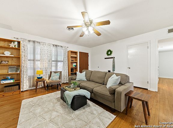 4th image of 270 Goodhue Ave