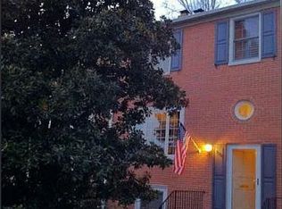 8240 Taunton Pl W, Springfield, VA 22152