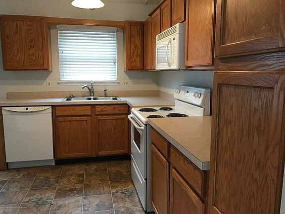 3rd image of 2421 E Provincial House Dr