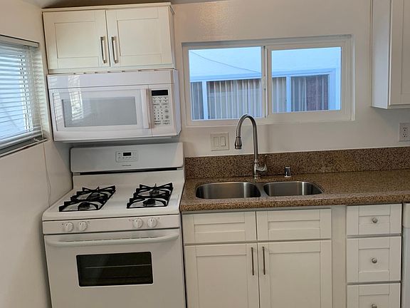 5th image of 912 1/2 E California Ave