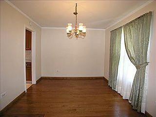 4th image of 2360 Richmond Dr