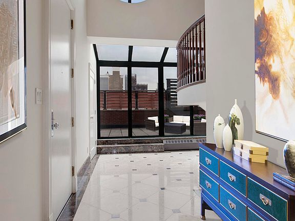 4th image of 60 E 88th St Unit Penthouse B