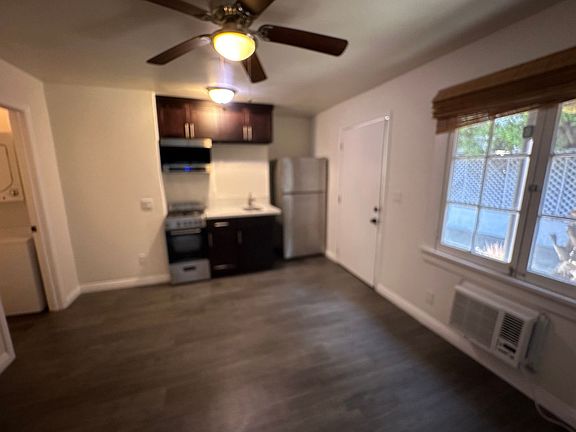 2nd image of 103 N Catalina Ave