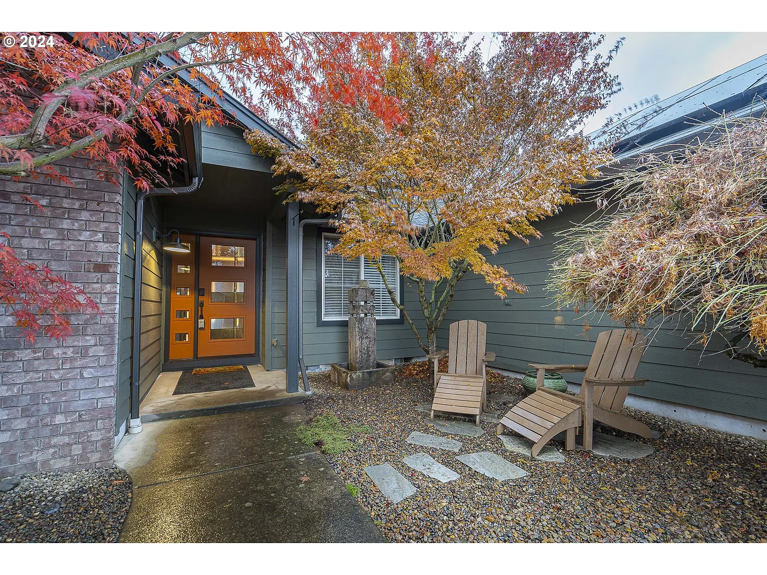 555 Edwards Dr photo 1