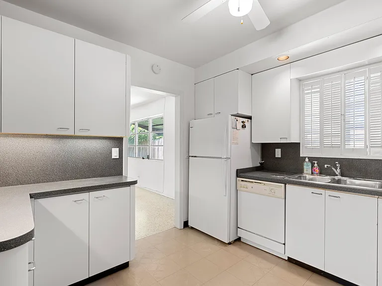 1725 N Lakeside Dr — Photo 20