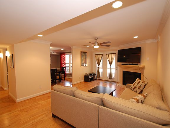 4th image of 805 Graydon Ave #201