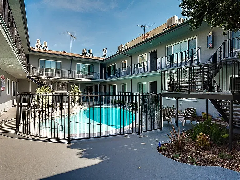 5427 Carlton Way #3 — Photo 4