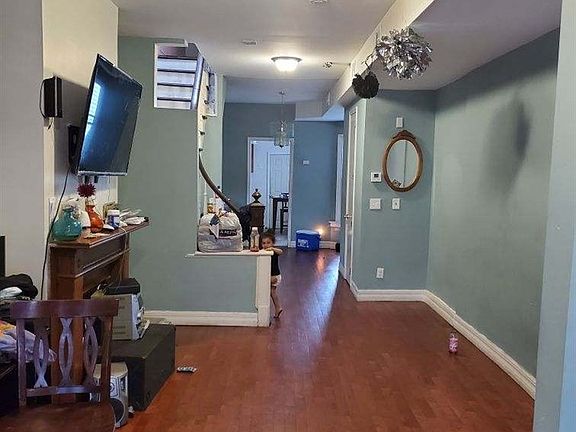 2nd image of 6 Marion Ct