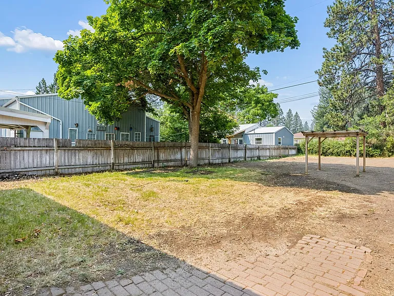 3512 S Division St — Photo 34