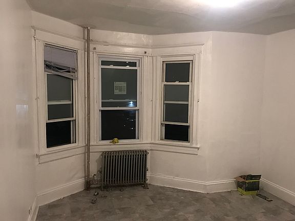 5th image of 122 Downing St #2A