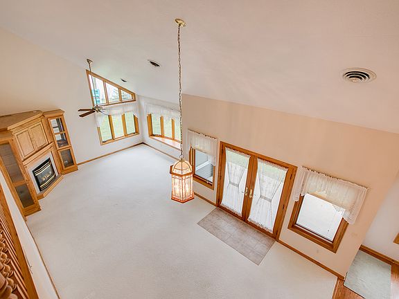 3rd image of 1344 Scenic Hideaway Ln NE