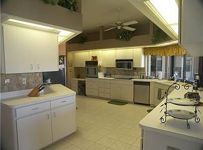 5th image of 7421 Locksley Ln
