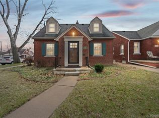2305 Vinewood St, Wyandotte, MI 48192