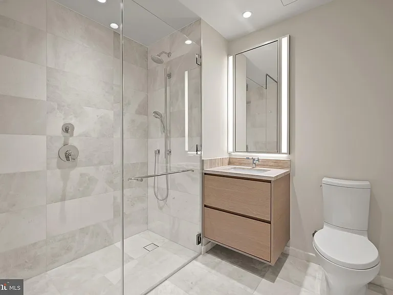 601 Wharf St SW #806 — Photo 12