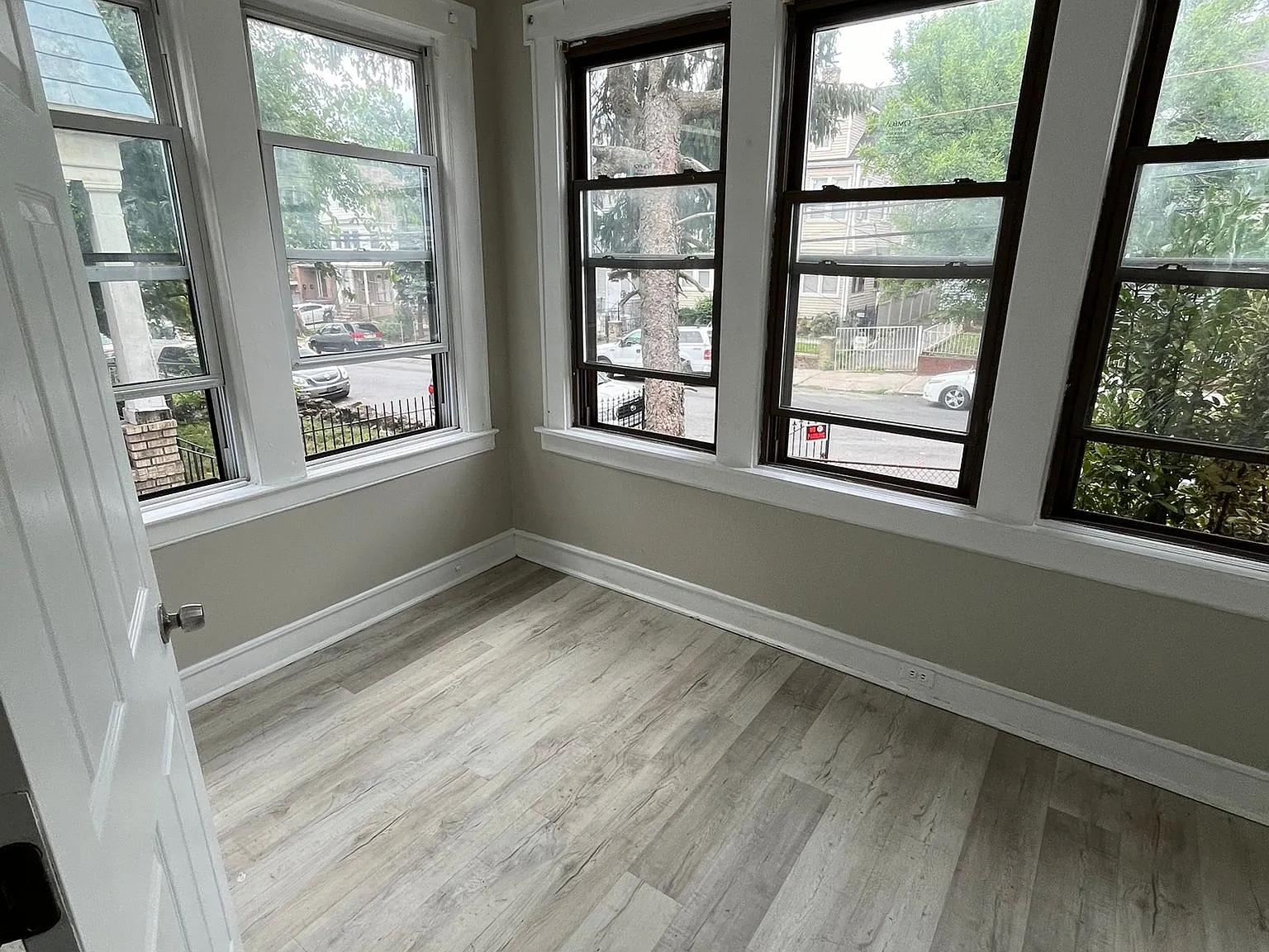 4 bed, $2,300 — Photo 4