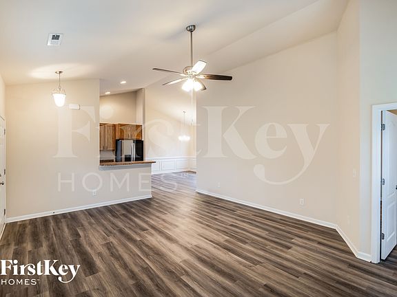 4th image of 634 Savannah River Dr