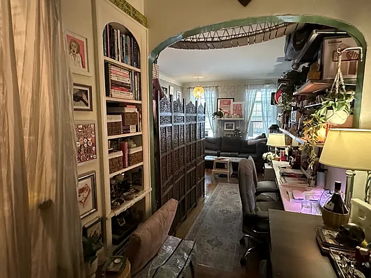 Rented by Metropolitan Equities | media 7