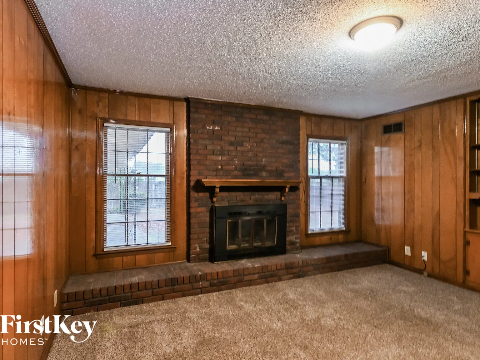 3 bed, 2.0 bath, 1686 sqft, $1,560 — Photo 2