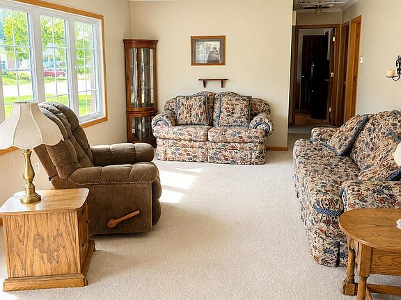 2nd image of 417 Softwood Dr