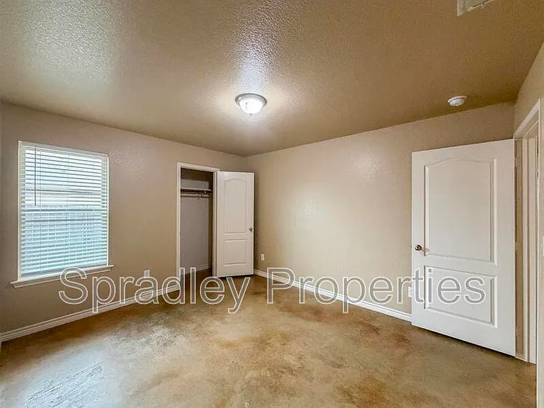 763A E Ridge Blvd — Photo 7