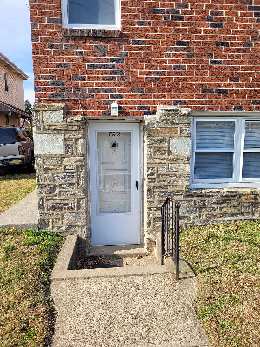 Building Photo - 7712 Watson St #3