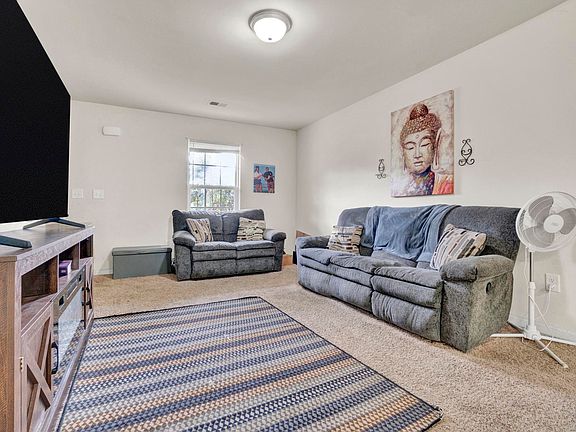 2nd image of 156 Queens Cir