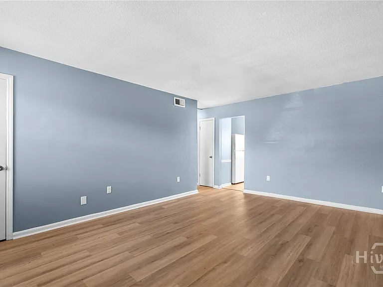 2511 Oak Forest Dr #B — Photo 3