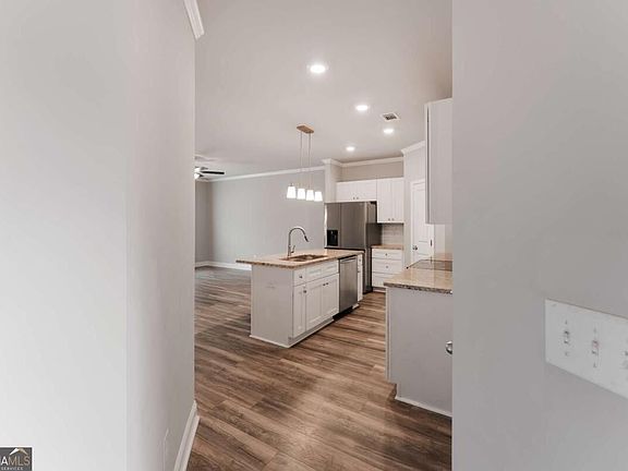 2nd image of 4401 Fulson Dr
