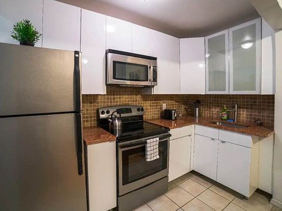 4th image of 1634 Lexington Ave APT 2B