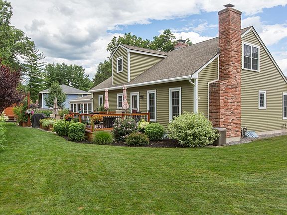 3rd image of 6 Eastbrook Dr