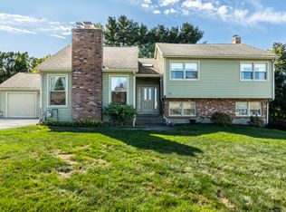 4 Holly Hills Dr, Cromwell, CT 06416