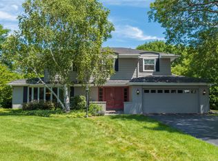 3280 Old Lantern Dr, Brookfield, WI 53005