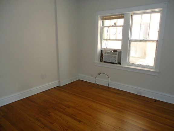 4th image of 4349 Forest Park Ave APT 1