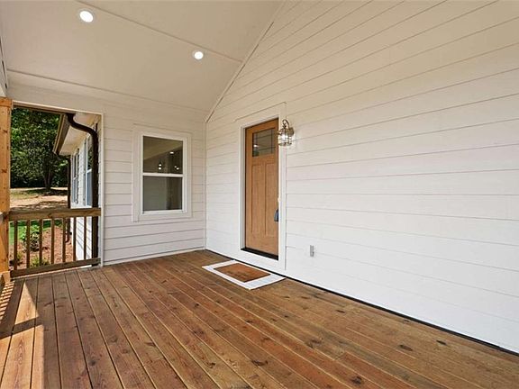 5th image of 289 Singley Dr