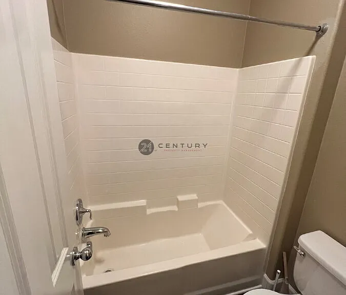 27438 Larabee Ct #3 — Photo 1