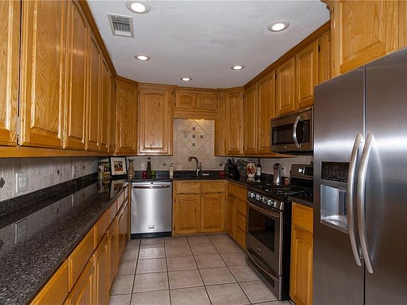5th image of 7017 Cahoba Dr