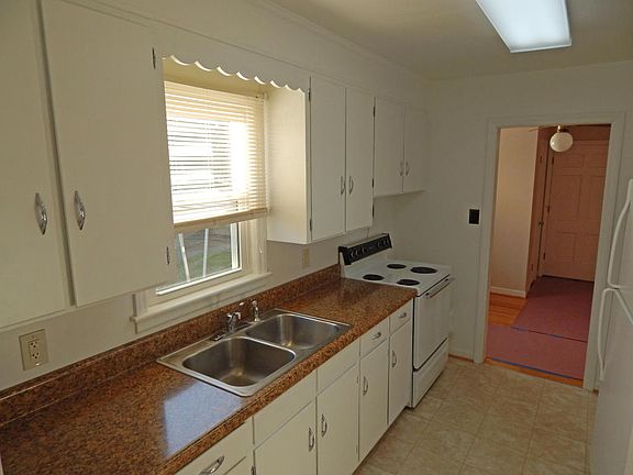 5th image of 193 Christian Ave NE