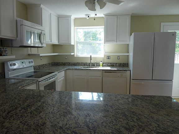 2nd image of 43 Summersweet Dr #43