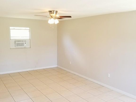 3rd image of 2660 Ashwood St