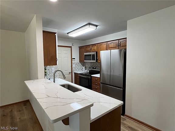 2nd image of 3075 Bayberry Cv