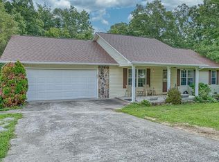 314 Carriage Dr, Crossville, TN 38555