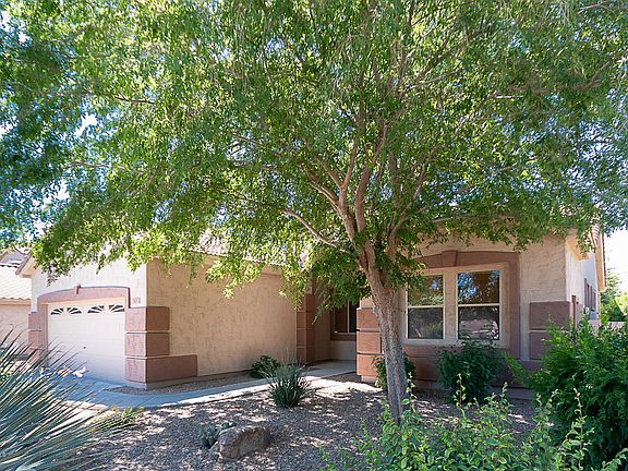 3rd image of 323 W Pelican Dr