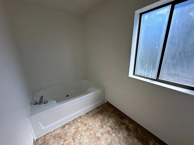 3817 Summit Dr — Photo 14