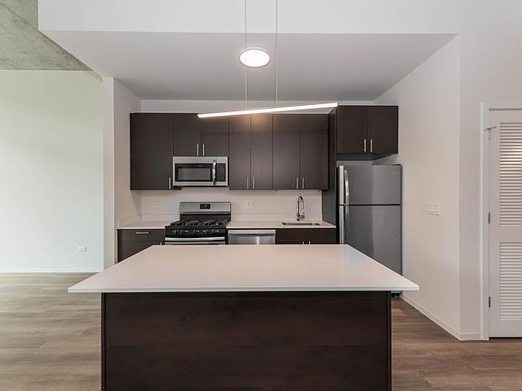 4th image of 1375 S Wabash Ave #802