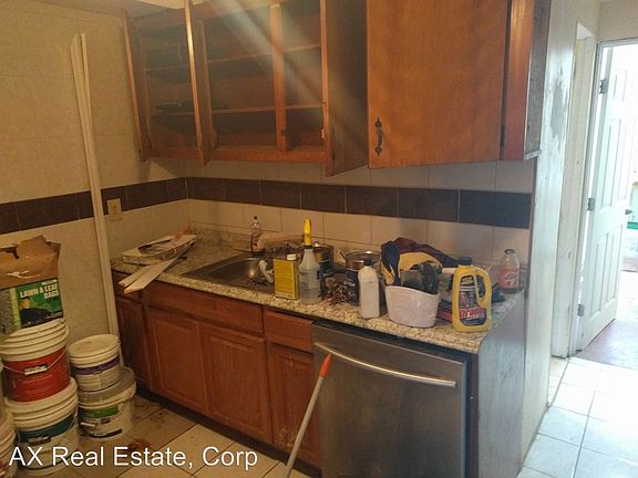 2nd image of 872 Midland Ave