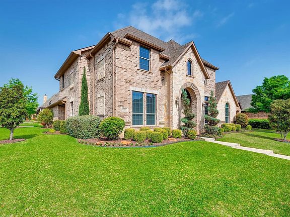 2nd image of 8101 Seville Dr