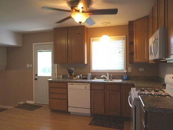 4th image of 16204 Oak Ave